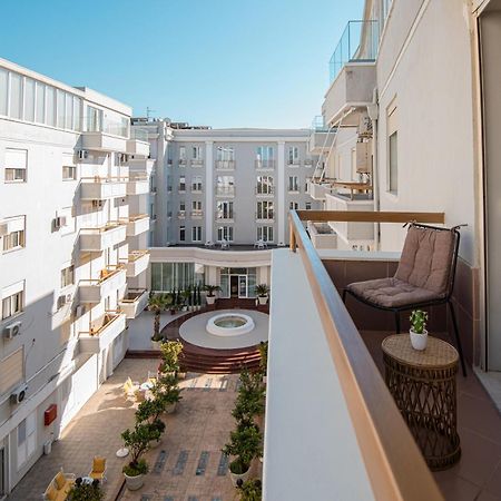 Vivi'S Seaside Apartment Durres Bagian luar foto