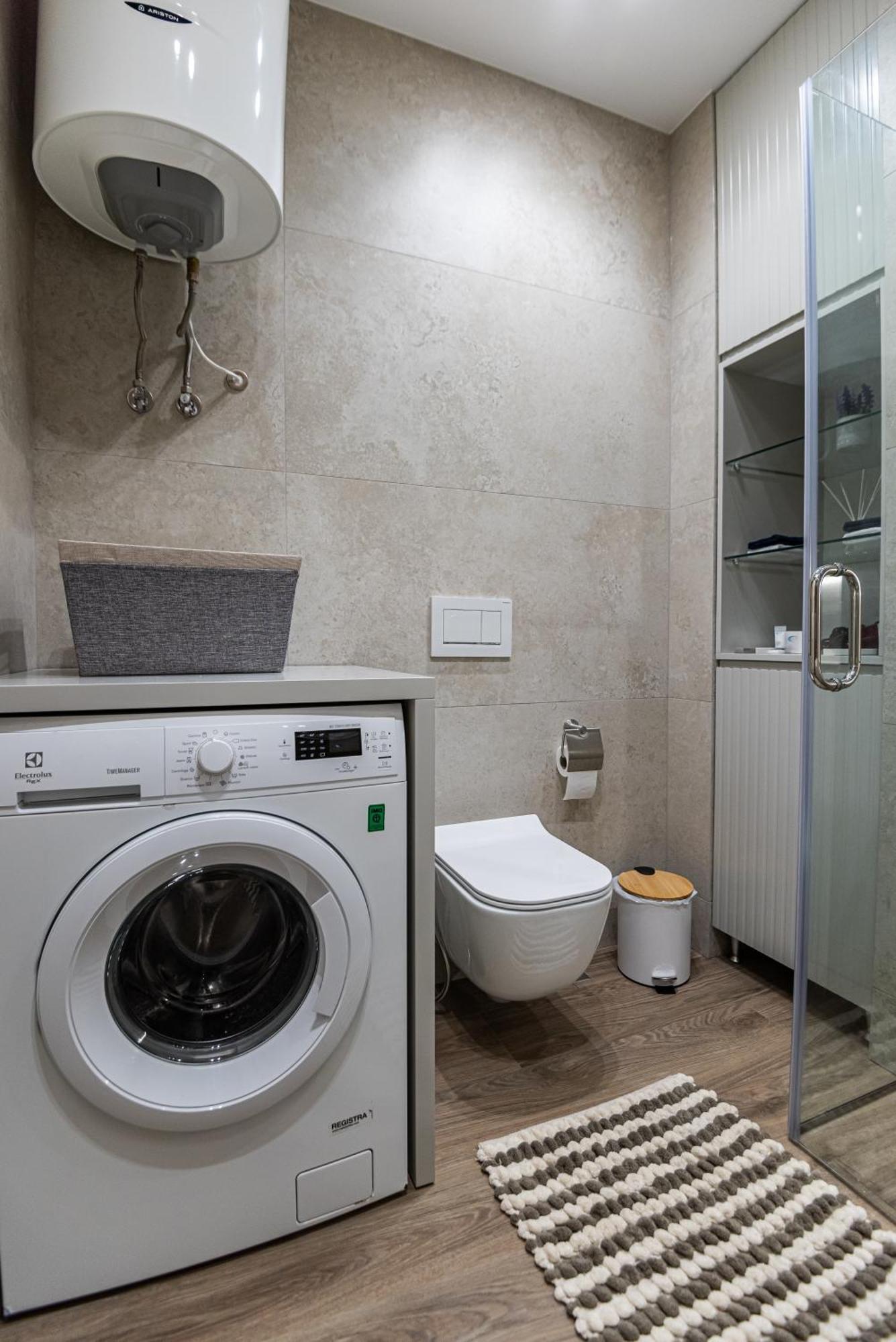 Vivi'S Seaside Apartment Durres Bagian luar foto