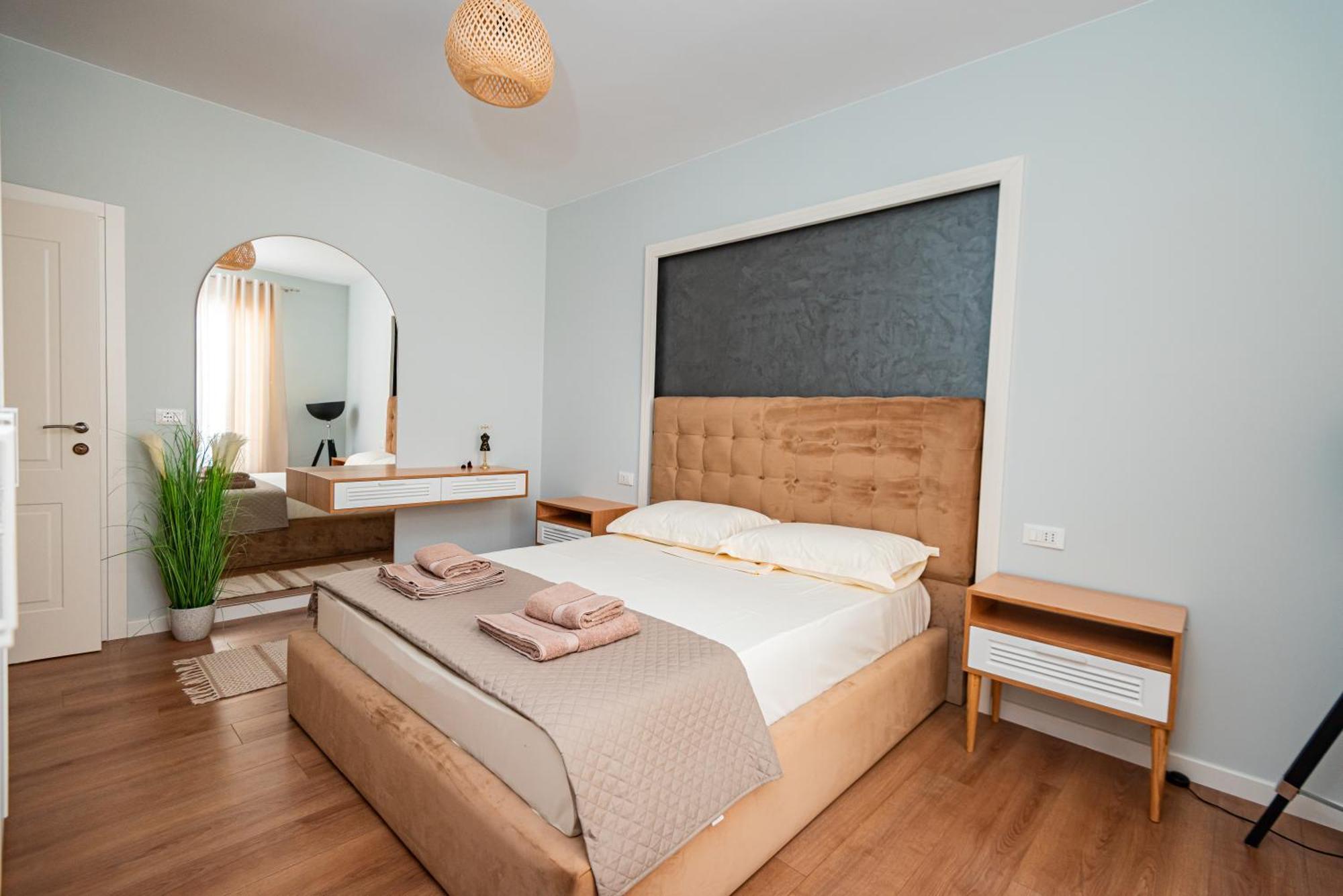 Vivi'S Seaside Apartment Durres Bagian luar foto